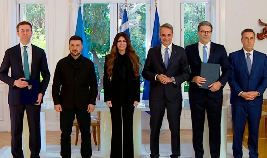 Επισκόπηση Τύπου 17/11 – Τι θυσιάζουμε για τη θέση μας στο δυτικό στρατόπεδο;