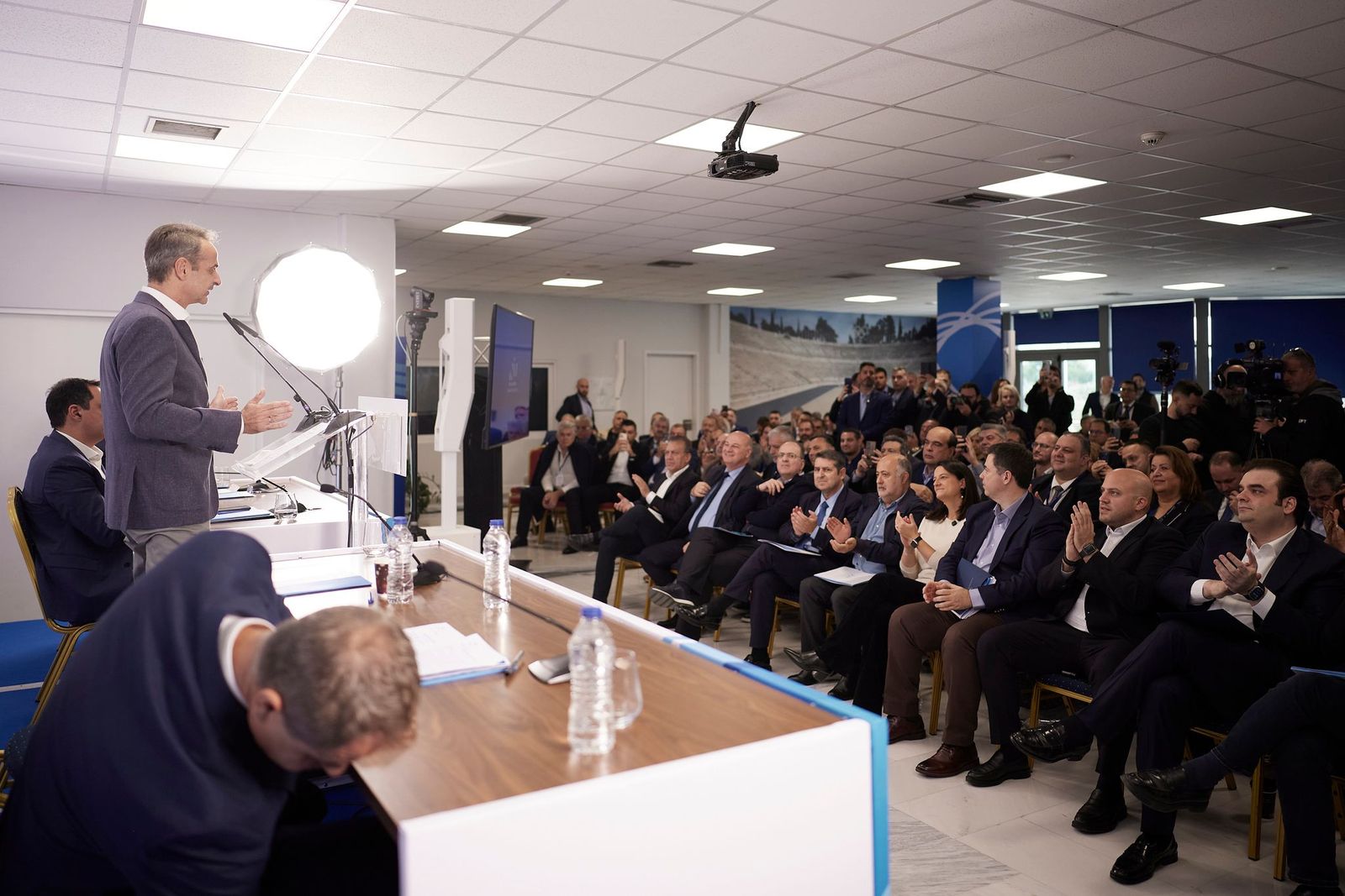 Από το «μιλάω από καρδιάς» στο manual νίκης του 2027 – Κυριάκος Μητσοτάκης