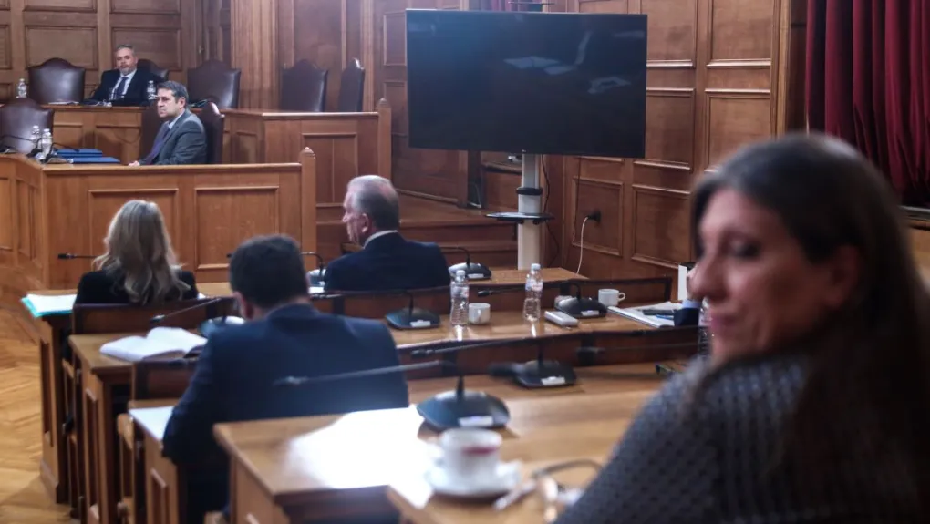 Όταν η λεπτομέρεια γίνεται πολιτική κρίση – Επισκόπηση Τϋπου 18/12