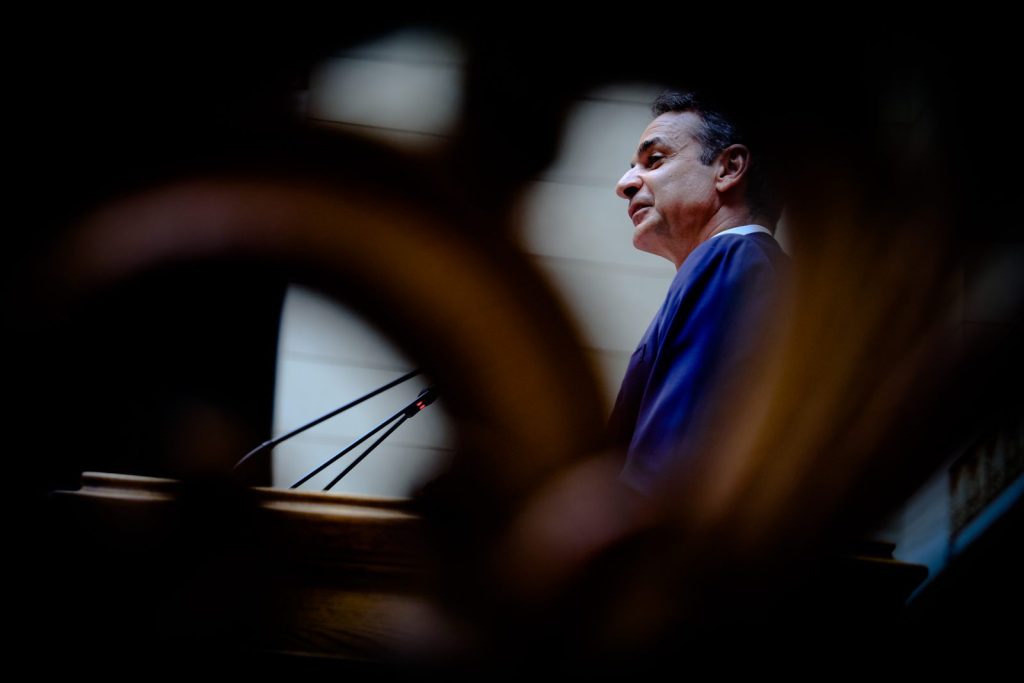 Η κυβέρνηση στον καθρέφτη της δυσπιστίας - Επισκόπηση Τύπου 28/04 Η κυβέρνηση στον καθρέφτη της δυσπιστίας – Επισκόπηση Τύπου 28/04