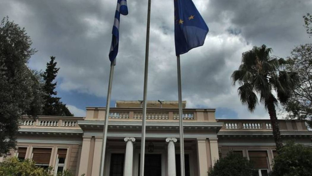 Το σύστημα έχει αρχίσει να τρίζει - Επισκόπηση Τύπου 01/04 Το σύστημα έχει αρχίσει να τρίζει – Επισκόπηση Τύπου 01/04
