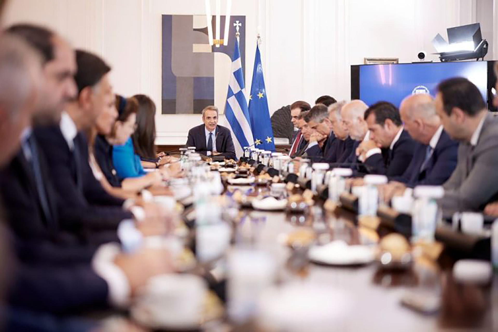 Η κυβέρνηση μοιράζει χρόνο, χρήμα και προσδοκίες - Επισκόπηση Τύπου 22-07 Η κυβέρνηση μοιράζει χρόνο, χρήμα και προσδοκίες – Επισκόπηση Τύπου 22-07