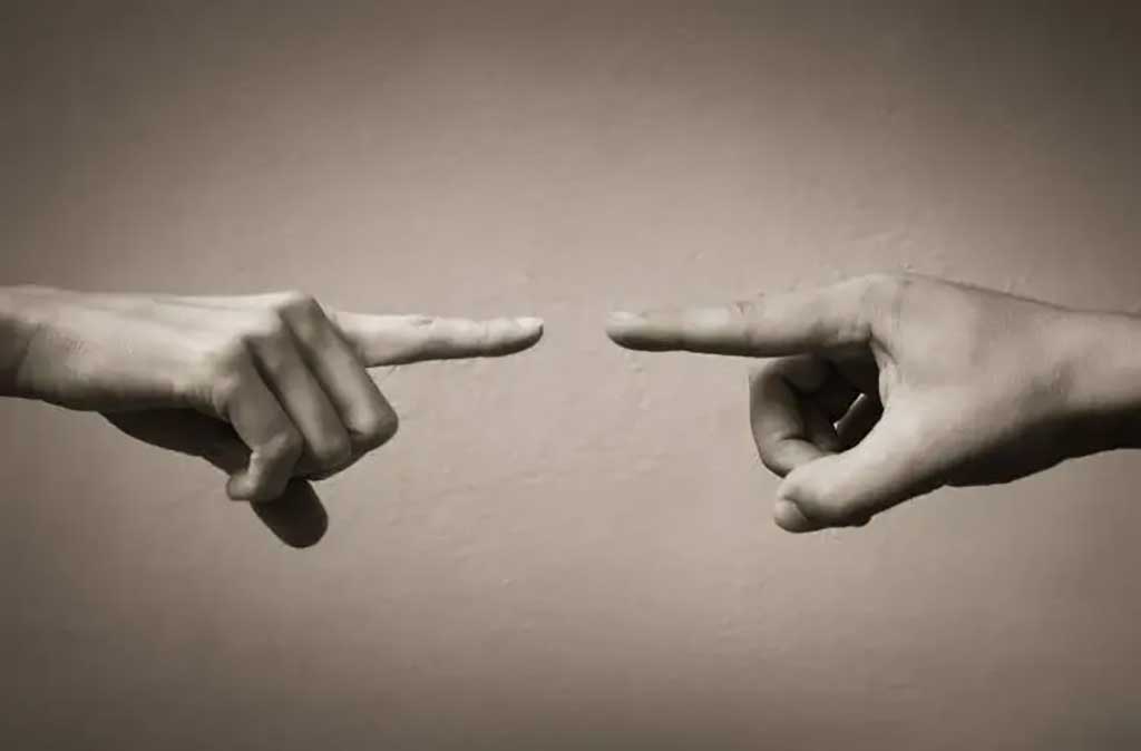 Πόσο ακόμη αρκεί το «οι άλλοι είναι χειρότεροι»; – Επισκόπηση Τύπου 30/09