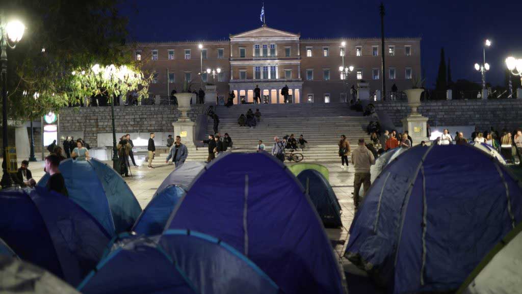 Τα πρωτοσέλιδα κηρύσσουν πόλεμο, τα κόμματα καραδοκούν - Επισκόπηση Τύπου 21/10 Τα πρωτοσέλιδα κηρύσσουν πόλεμο, τα κόμματα καραδοκούν – Επισκόπηση Τύπου 21/10